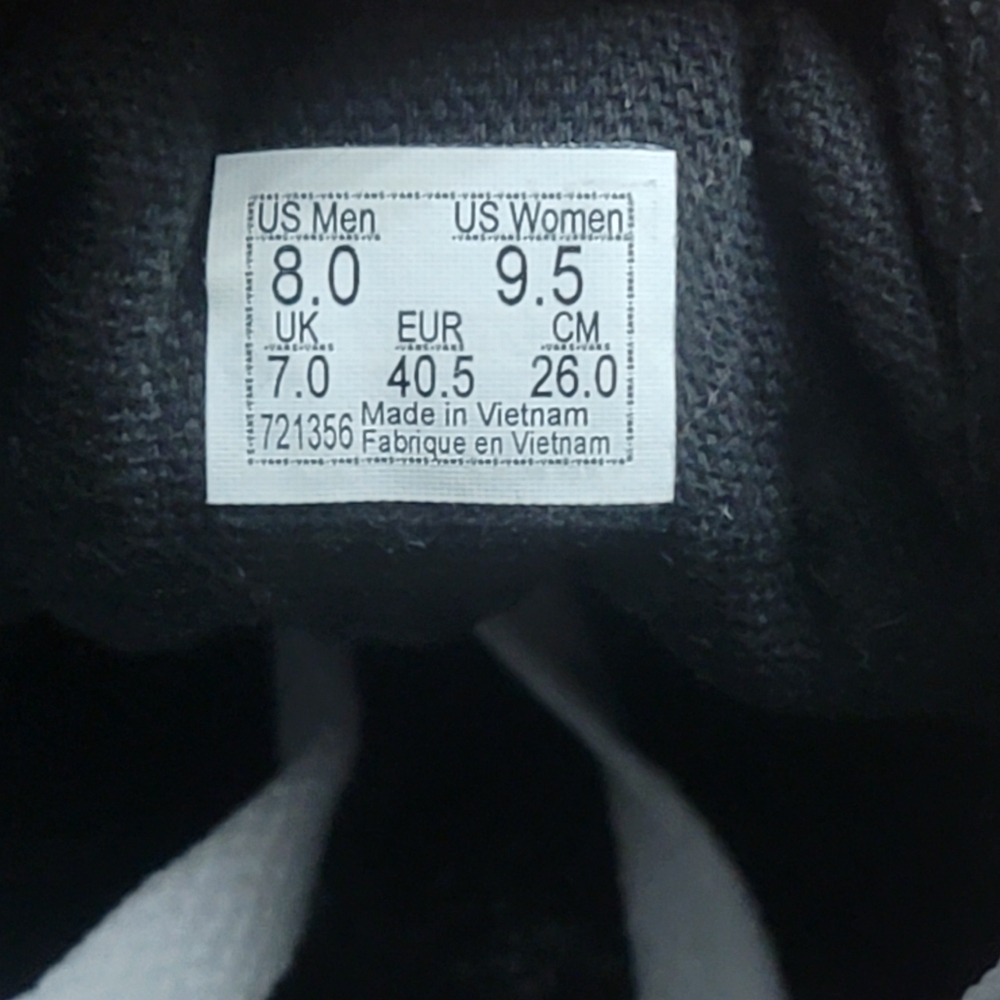 Vans Old skool.Used, no box.Size: 8 men, 9.5 womenColor:Black, white,tiger print - Picture 6 of 6